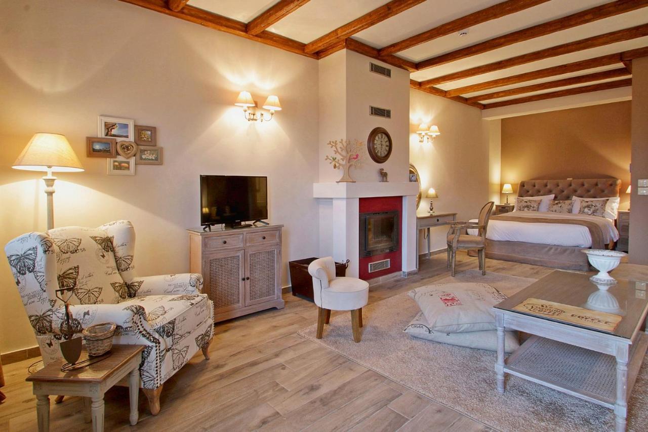 Almondhouse Suites With Fireplace - Adults Only Arachova Exterior foto